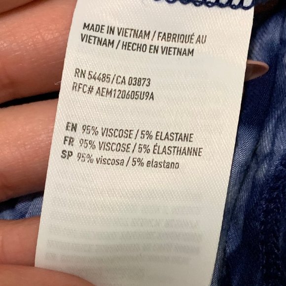 AEO Blue Tie-Dye Favorite T-Shirt Small - Picture 7 of 16